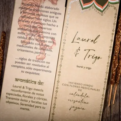 Disfruta de la aromática mezcla de Incienso Laurel & Trigo. Perfecto para meditación, bienestar y un ambiente lleno de paz y prosperidad.